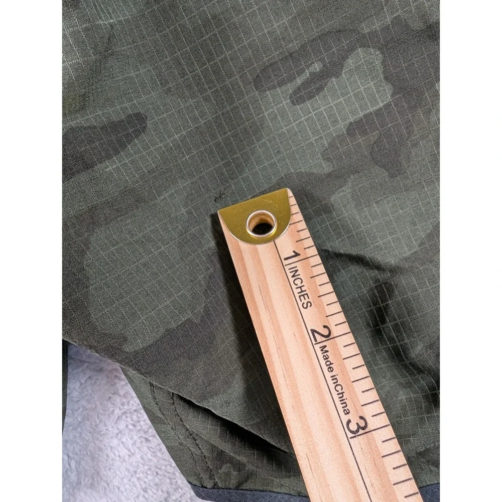 Vuori Kore Shorts Mens XXL Green Camo 2-in-1 Lined Athletic Training 7.5 Inseam